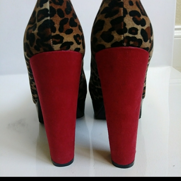 Bamboo Leopard Print Block Heels Size 7 - Picture 4 of 6